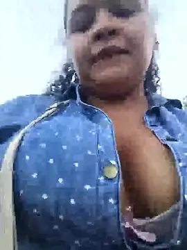 Snapshot of Adina_Skaly chatting on May 20, 2026, 11:22 pm Adina Skaly online show from May 20, 2026, 11:22 pm