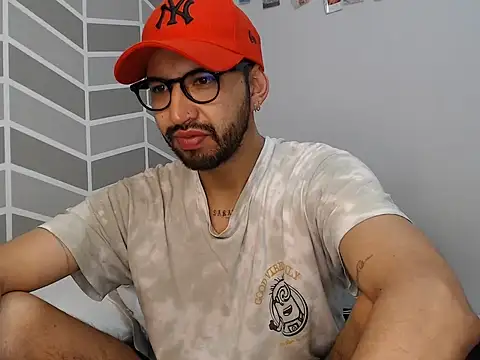 thomass1018 online show from June 17, 2026, 4:30 pm