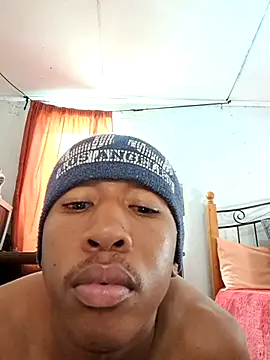 Snapshot of Peterveero12 chatting on February 8, 2026, 3:37 pm Peterveero12 online show from February 8, 2026, 3:37 pm