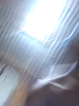 Snapshot of Peterveero12 chatting on February 9, 2026, 8:24 pm Peterveero12 online show from February 9, 2026, 8:24 pm