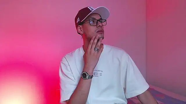 Snapshot of Vlad__night chatting on February 8, 2026, 1:03 pm Vlad night online show from February 8, 2026, 1:03 pm