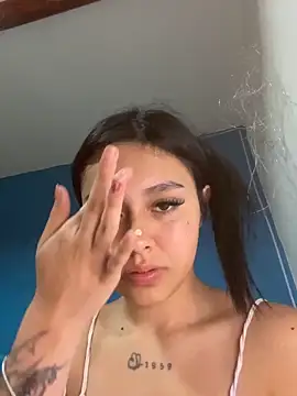 Snapshot of scarlett_pinkk1 chatting on February 8, 2026, 3:21 am scarlett pinkk1 online show from February 8, 2026, 3:21 am