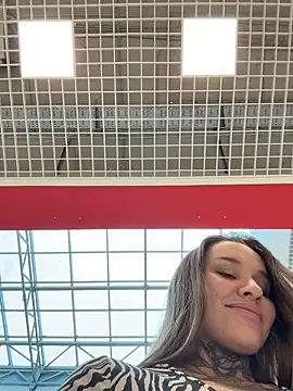 Snapshot of KishaMur chatting on February 15, 2026, 7:51 am KishaMur online show from February 15, 2026, 7:51 am