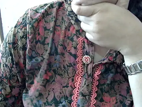 Cute Aliyaa online show from March 28, 2026, 10:37 am