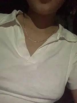 Snapshot of Hoa-tuylip chatting on February 17, 2026, 3:29 pm Hoa-tuylip online show from February 17, 2026, 3:29 pm