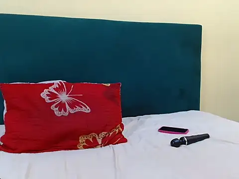 FreakyMelanin18 online show from February 12, 2026, 8:26 pm