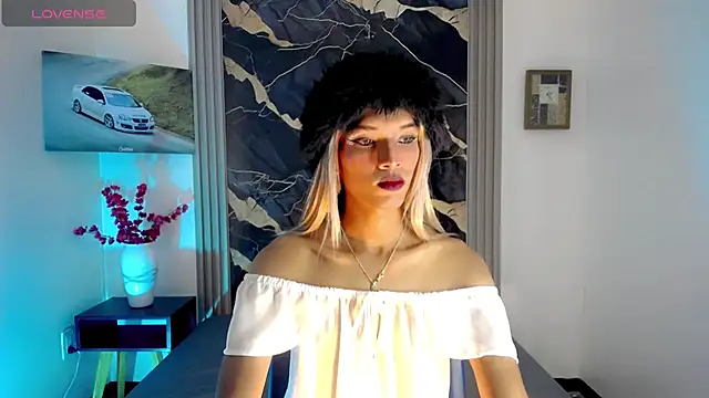 Samantha Ortega  online show from April 8, 2026, 7:19 am