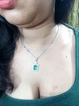 Snapshot of alinaarora chatting on March 26, 2026, 6:52 am alinaarora online show from March 26, 2026, 6:52 am