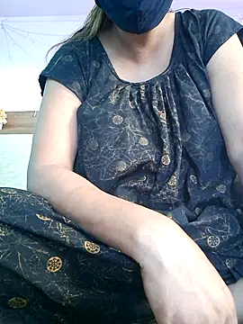 Snapshot of Riyaajii chatting on April 13, 2026, 8:09 am Riyaajii online show from April 13, 2026, 8:09 am