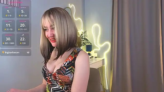 Snapshot of Oliiviaa_ chatting on February 2, 2026, 8:13 am Oliiviaa online show from February 2, 2026, 8:13 am