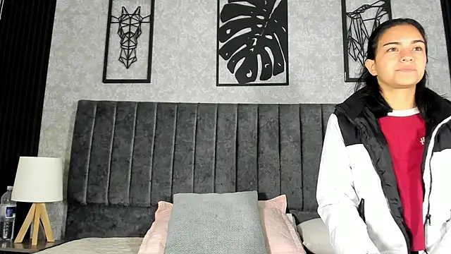 Snapshot of bliinkii_and_luka_ chatting on February 10, 2026, 12:31 pm bliinkii and luka online show from February 10, 2026, 12:31 pm