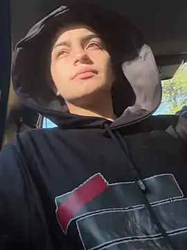 Snapshot of bliinkii_and_luka_ chatting on February 27, 2026, 12:49 pm bliinkii and luka online show from February 27, 2026, 12:49 pm