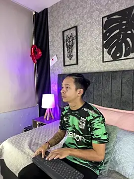 Snapshot of bliinkii_and_luka_ chatting on March 29, 2026, 1:44 pm bliinkii and luka online show from March 29, 2026, 1:44 pm