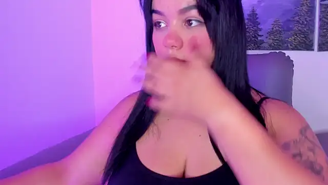 Snapshot of _camilaa chatting on February 4, 2026, 7:42 pm camilaa online show from February 4, 2026, 7:42 pm