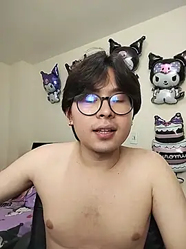 Snapshot of HeyImDante chatting on May 7, 2026, 11:32 pm HeyImDante online show from May 7, 2026, 11:32 pm