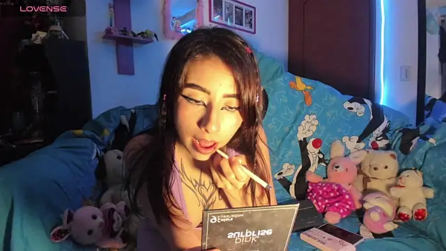 Snapshot of Rebecahart chatting on February 4, 2026, 4:29 am Rebecahart online show from February 4, 2026, 4:29 am