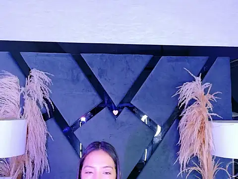 Snapshot of KylieWhitee chatting on February 19, 2026, 12:01 pm KylieWhitee online show from February 19, 2026, 12:01 pm