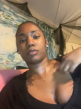 Snapshot of Ebonythroat777 chatting on March 1, 2026, 4:47 am Ebonythroat777 online show from March 1, 2026, 4:47 am