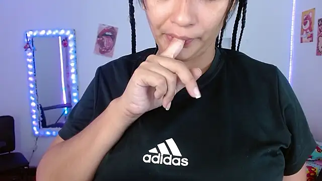 Snapshot of Lolitaa__VIP chatting on February 10, 2026, 7:29 pm Lolitaa VIP online show from February 10, 2026, 7:29 pm