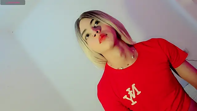 Snapshot of zoe_rous2 chatting on February 2, 2026, 2:05 pm zoe rous2 online show from February 2, 2026, 2:05 pm