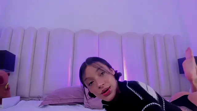 Zoe Banx online show from March 13, 2026, 7:48 am