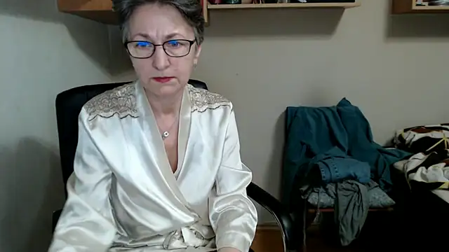 katemodel online show from November 14, 2025, 6:01 am