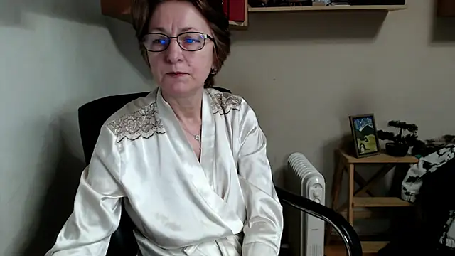 katemodel online show from February 22, 2026, 8:02 am