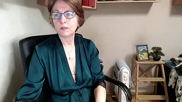 katemodel online show from March 17, 2026, 7:44 am