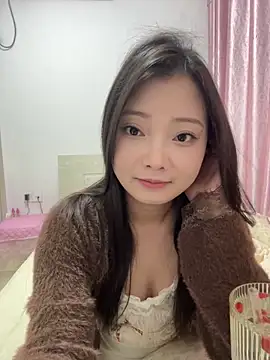 BIGBABYYEYE online show from May 8, 2026, 1:49 pm