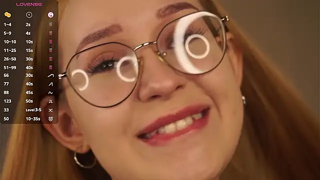 Snapshot of SallyDeniken chatting on February 15, 2026, 6:04 pm SallyDeniken online show from February 15, 2026, 6:04 pm