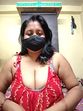 Snapshot of Curvy_Trisha chatting on May 27, 2026, 7:33 pm Curvy Trisha online show from May 27, 2026, 7:33 pm