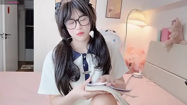 Luminous4173 online show from May 5, 2026, 8:44 am