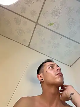 Snapshot of AxelMuller chatting on February 3, 2026, 8:03 pm AxelMuller online show from February 3, 2026, 8:03 pm