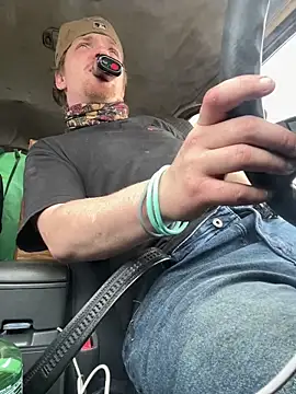 nymphcouple8395 online show from March 31, 2026, 2:17 pm