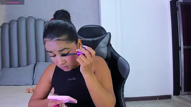 Snapshot of Shirleytaylor- chatting on April 16, 2026, 11:44 am Shirleytaylor- online show from April 16, 2026, 11:44 am