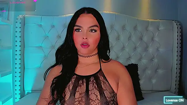 Maia Hotts online show from May 24, 2026, 8:25 pm