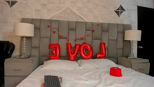 Snapshot of ZoehPeterr_ chatting on February 15, 2026, 5:15 am ZoehPeterr online show from February 15, 2026, 5:15 am