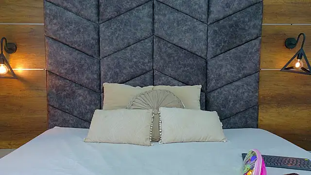 Snapshot of AnnieRouse__ chatting on February 21, 2026, 11:44 am AnnieRouse online show from February 21, 2026, 11:44 am