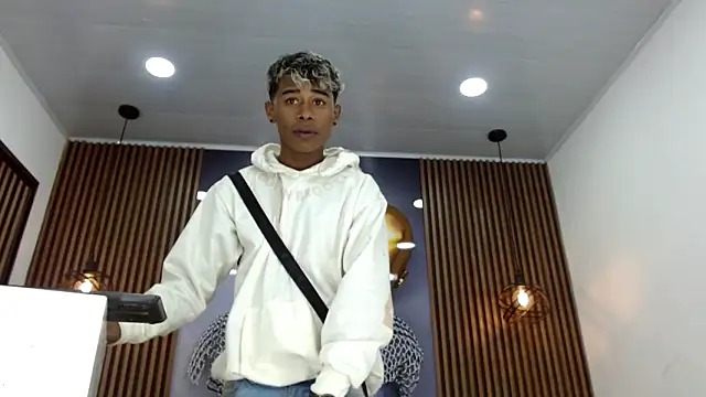 TonnyMarck online show from March 12, 2026, 11:49 am