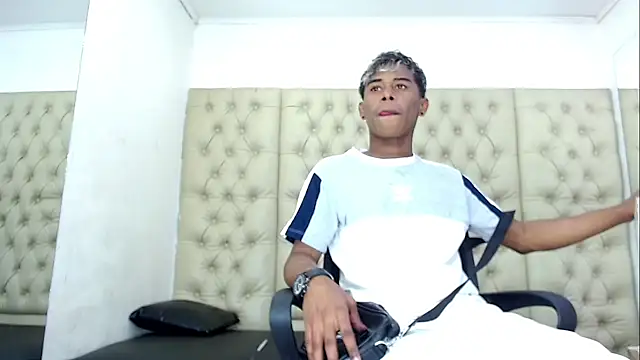 TonnyMarck online show from March 19, 2026, 3:21 am