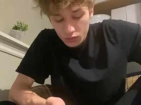 yourwhiteboy1 online show from June 4, 2026, 2:28 am