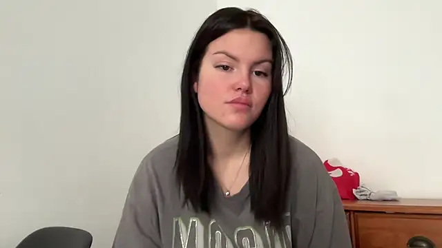 kiaraaaa75 online show from March 1, 2026, 1:57 pm