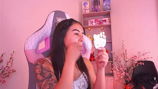 Snapshot of mavi_boo chatting on February 9, 2026, 6:45 pm mavi boo online show from February 9, 2026, 6:45 pm