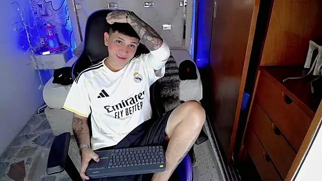 Black diamondd  online show from April 15, 2026, 4:47 pm