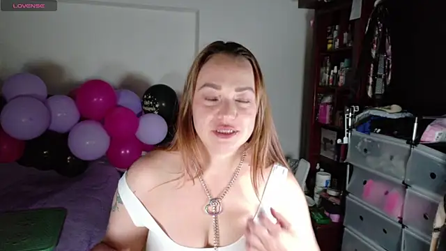 Snapshot of Tammy_Parker chatting on June 13, 2026, 9:18 am Tammy Parker online show from June 13, 2026, 9:18 am