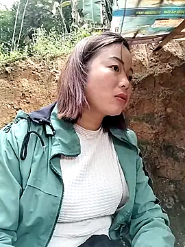 Snapshot of Ella-aa chatting on February 17, 2026, 2:41 am Ella-aa online show from February 17, 2026, 2:41 am