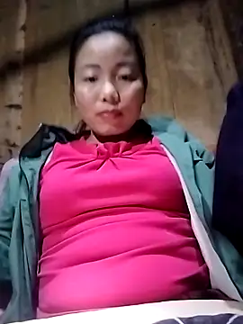 Snapshot of Ella-aa chatting on February 20, 2026, 6:37 am Ella-aa online show from February 20, 2026, 6:37 am