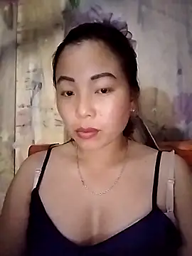 Ella-aa online show from March 23, 2026, 1:37 pm