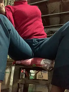 Snapshot of YANINA120 chatting on February 13, 2026, 12:01 pm YANINA120 online show from February 13, 2026, 12:01 pm