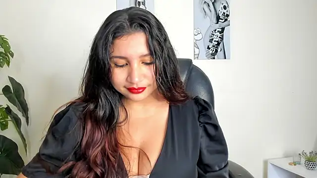 Snapshot of Victoria_Rosee chatting on February 2, 2026, 12:37 pm Victoria Rosee online show from February 2, 2026, 12:37 pm